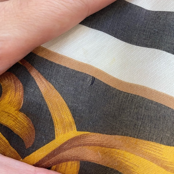 Authentic vintage Dior scarf - Picture 8 of 10